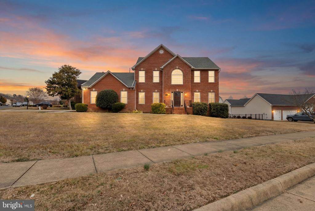 6910 Governors Grant Ln - Photo 1