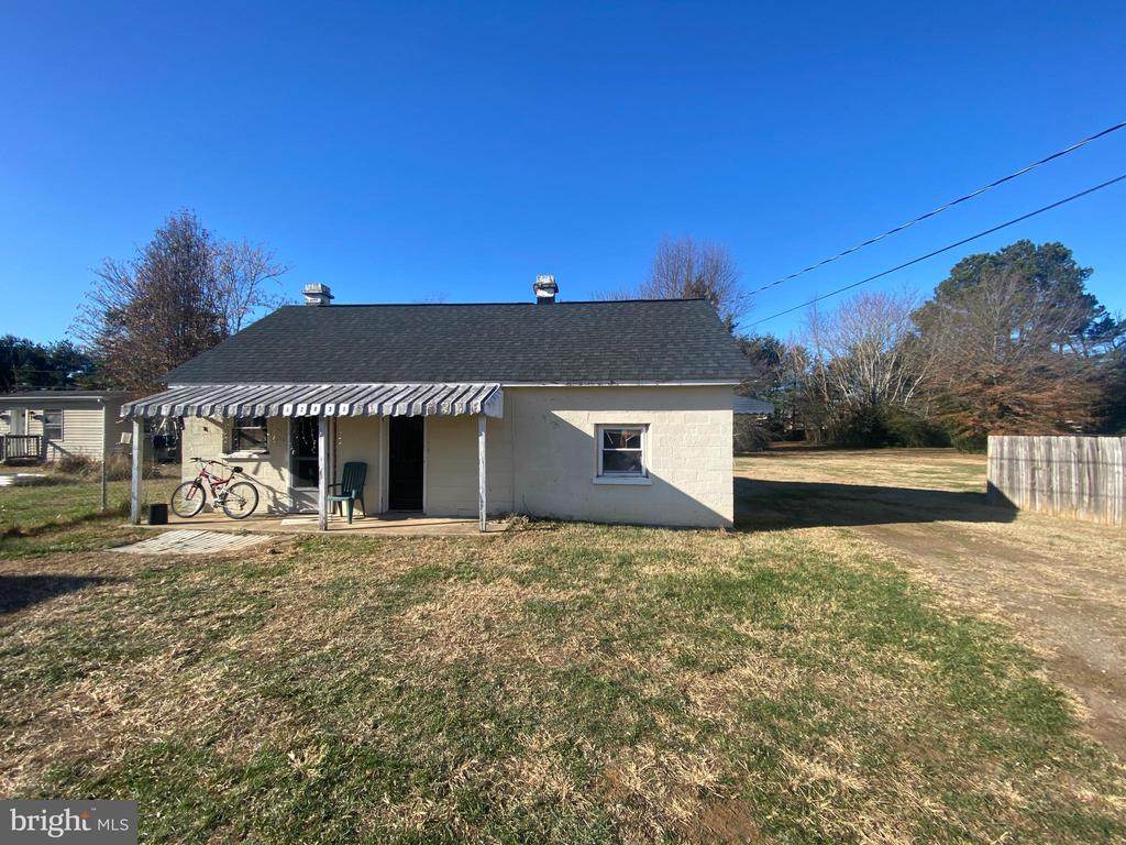 303 Powell St - Photo 1