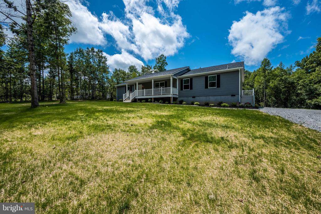 211 Hothckiss Dr - Photo 1