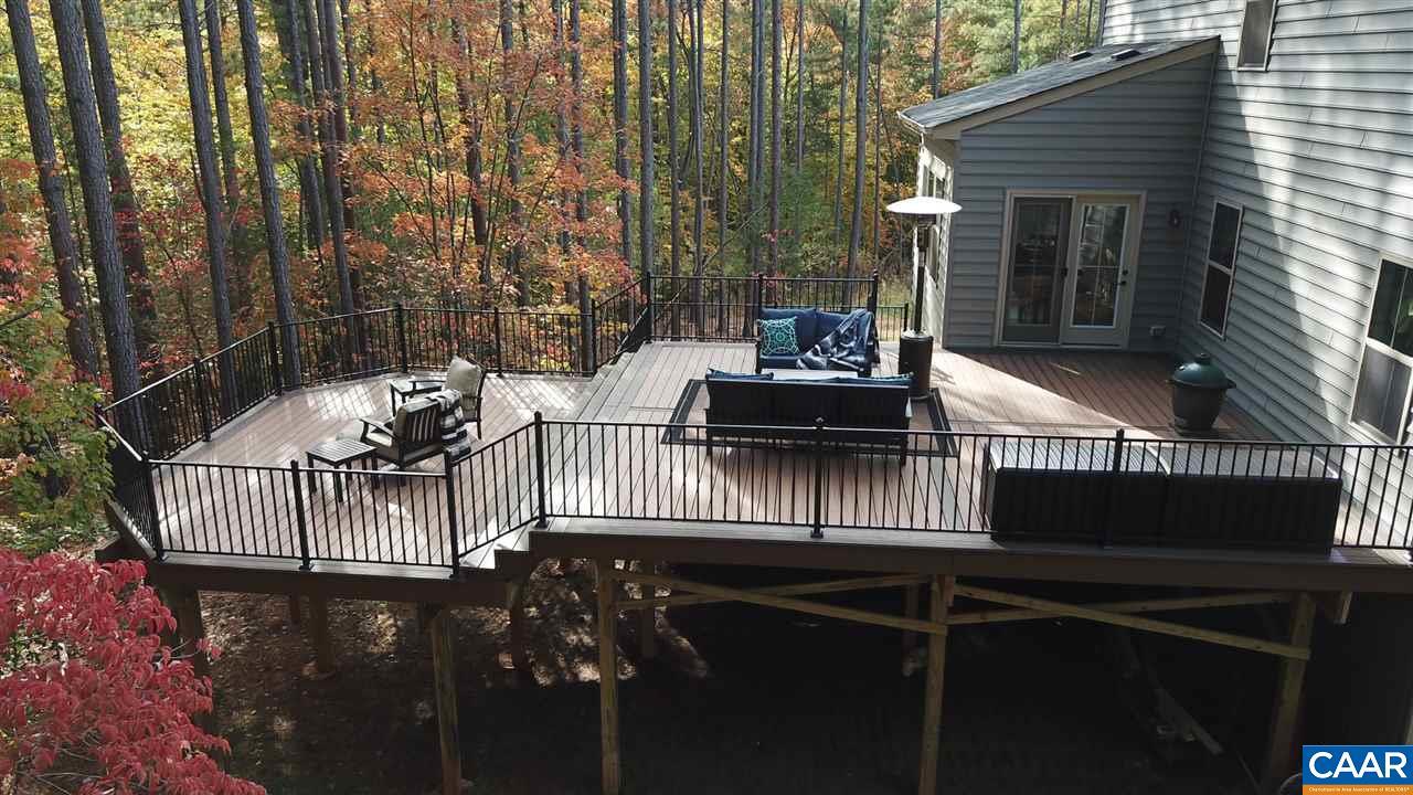 366 Manor Blvd - Photo 1
