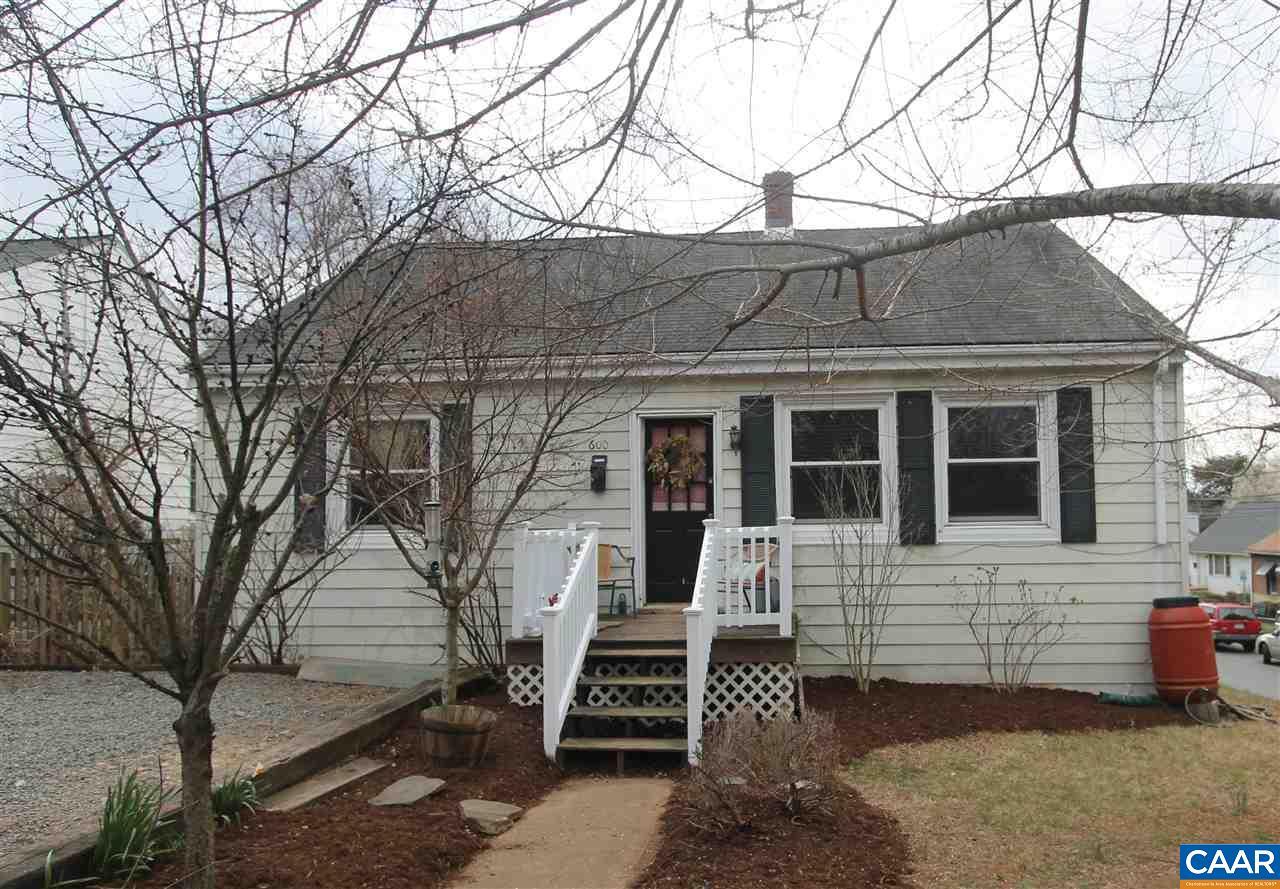 600 Elliott Ave - Photo 1