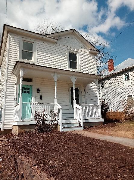 325 6TH ST - Photo 1
