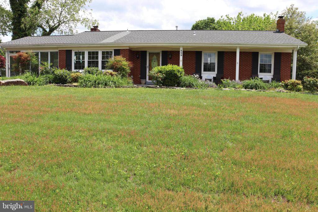 229 Dover Rd - Photo 1