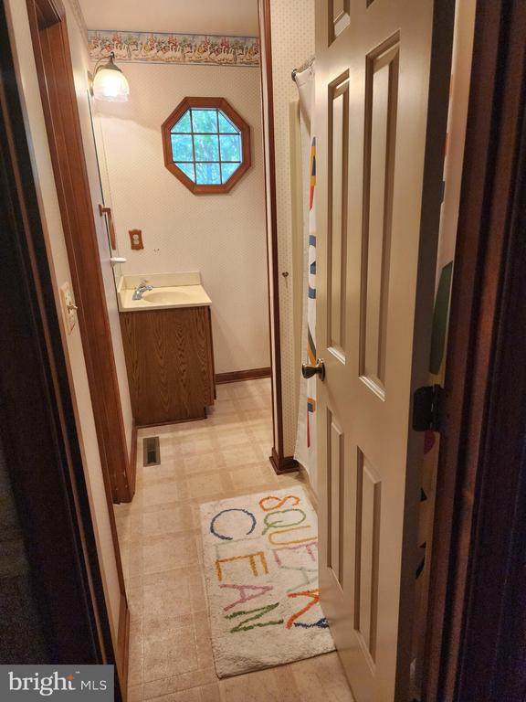 4202 Lakeview Pkwy - Photo 1