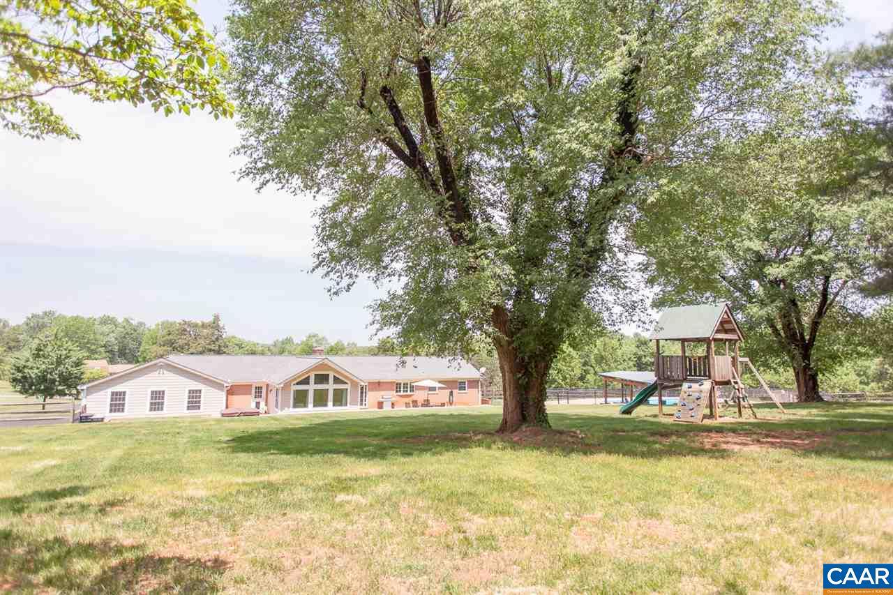 925 Madison Dr - Photo 1