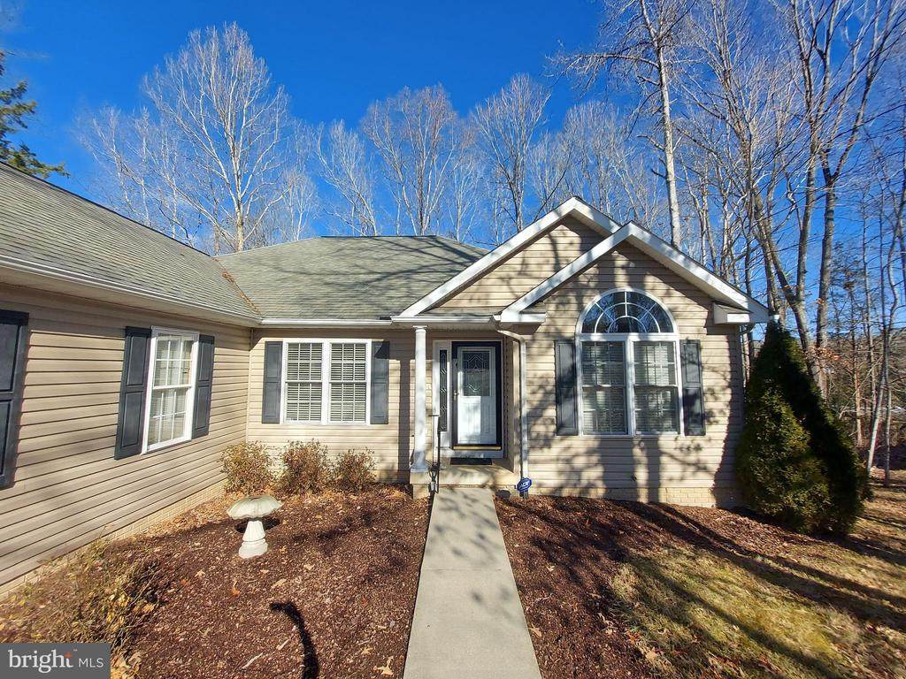 410 Lakeview Pkwy - Photo 1