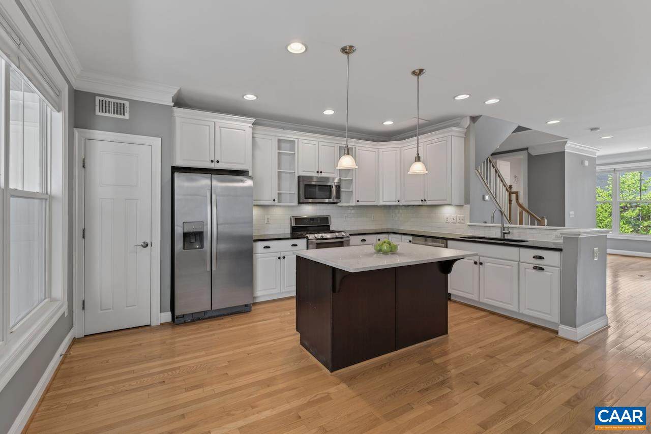 1725 Belvedere Pl - Photo 1