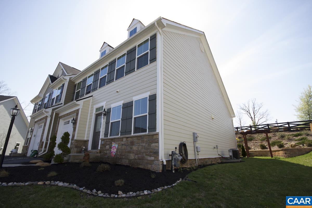 1544 Sawgrass Ct - Photo 1