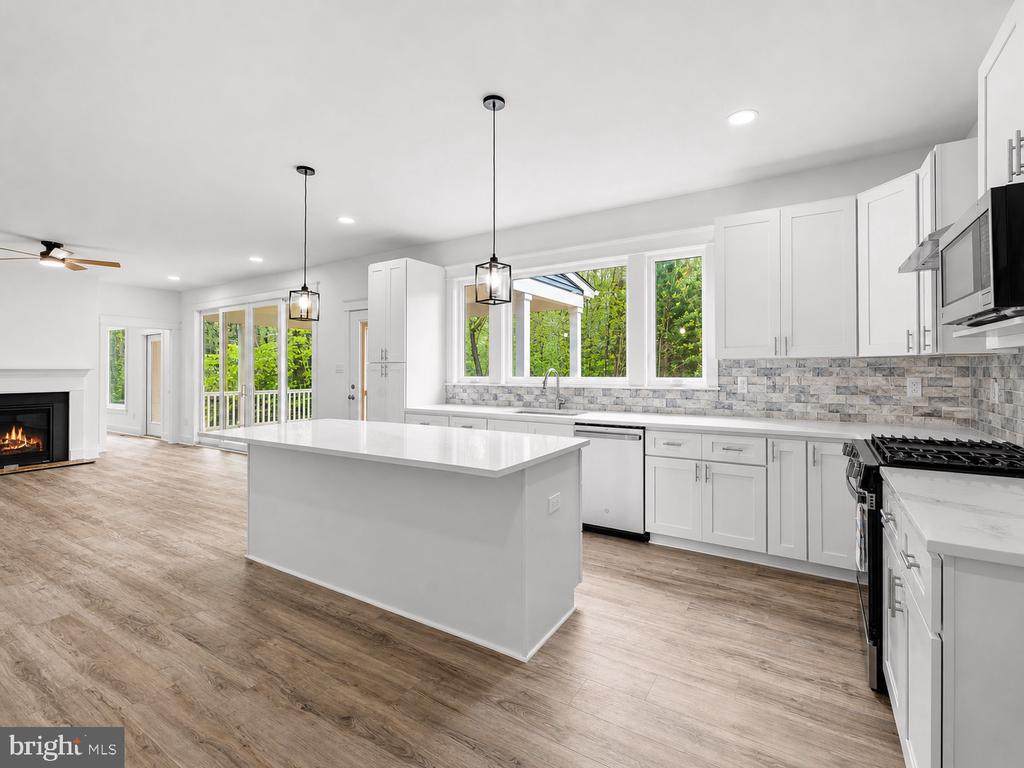 515 Noahs Landing Dr - Photo 1