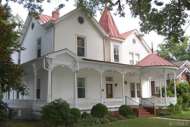 811 S. Main - Photo 1