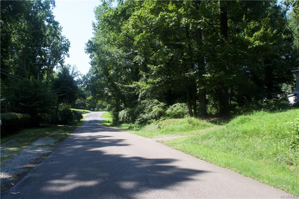 114 Lakeside Drive - Photo 1