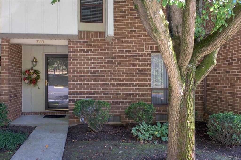 310 Colonel Drive - Photo 1