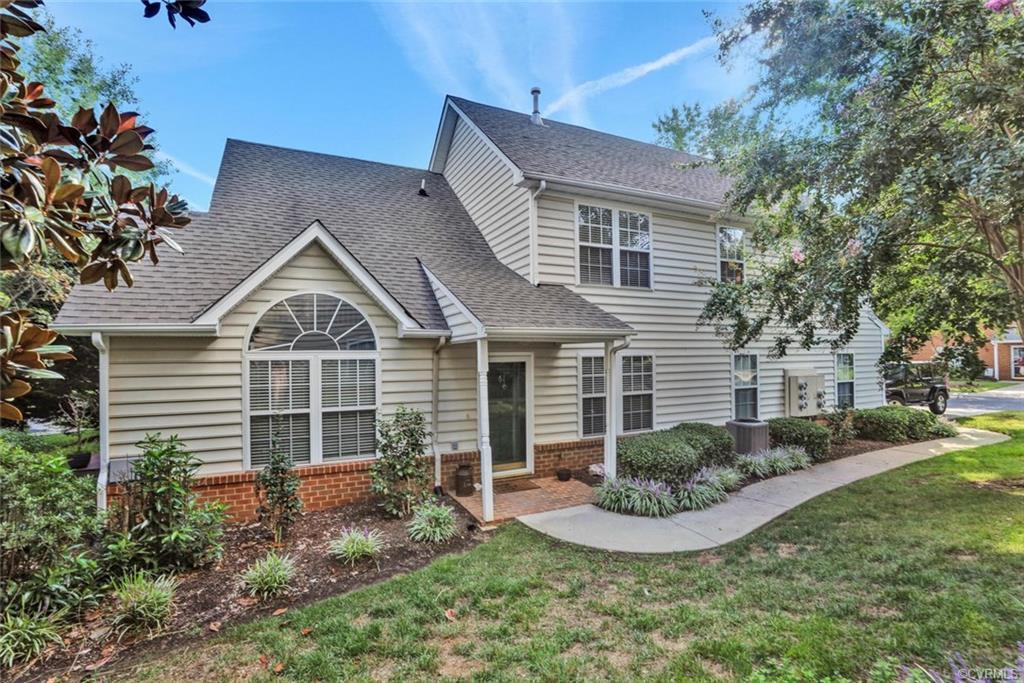 619 Hazeltine Court - Photo 1