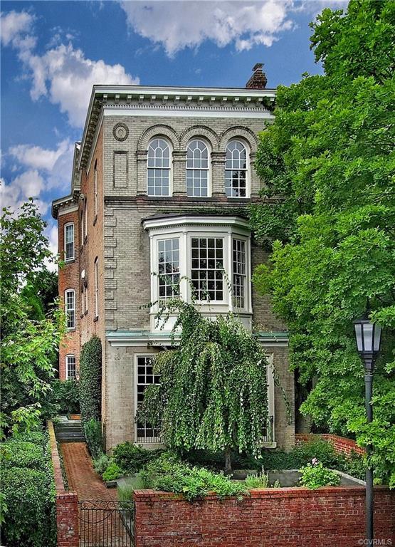 1811 Monument Avenue - Photo 1