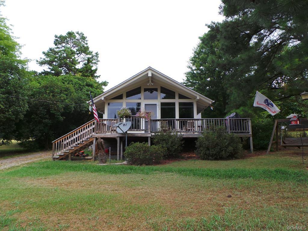 433 Wellington Drive - Photo 1