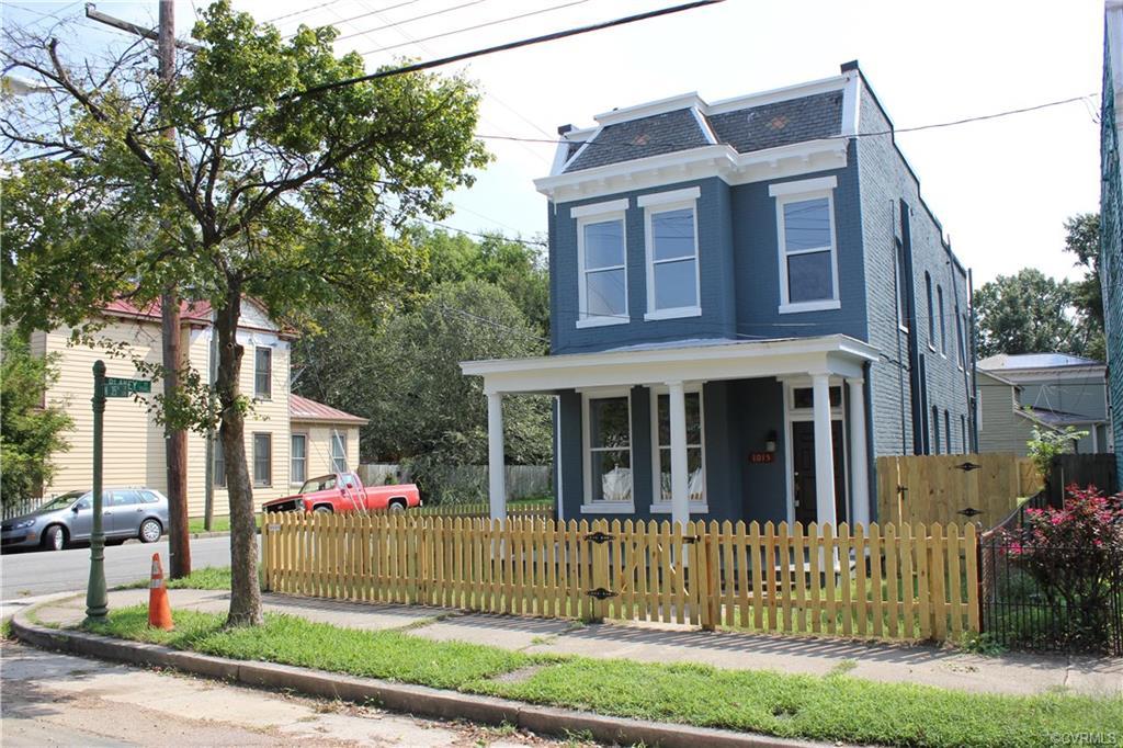 1015 35th Street - Photo 1