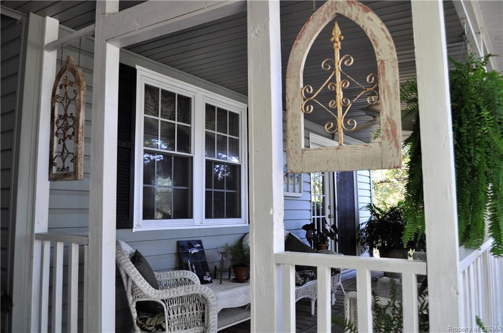 1027 Robins Point Ave - Photo 1