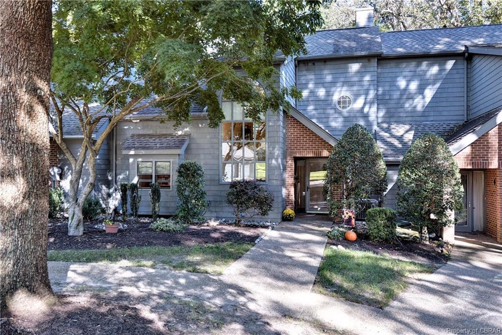 215 Archers Mead - Photo 1