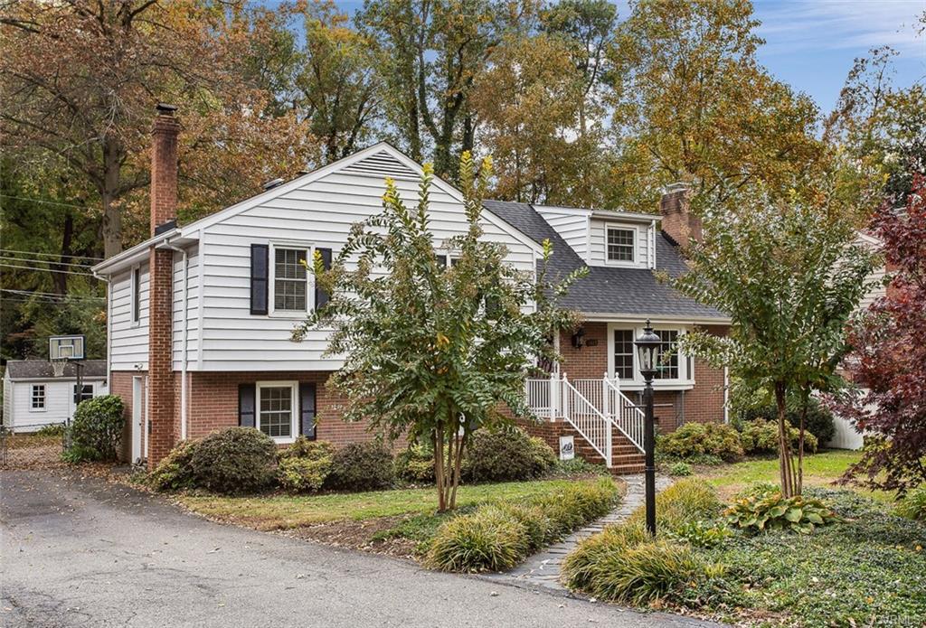 8423 Yolanda Road - Photo 1