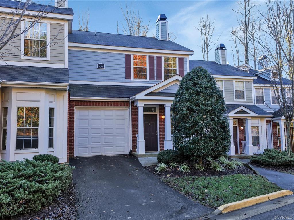 737 Woodland Creek Way - Photo 1