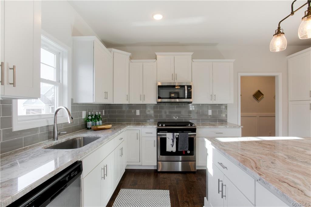 8000 Bon View Drive - Photo 1
