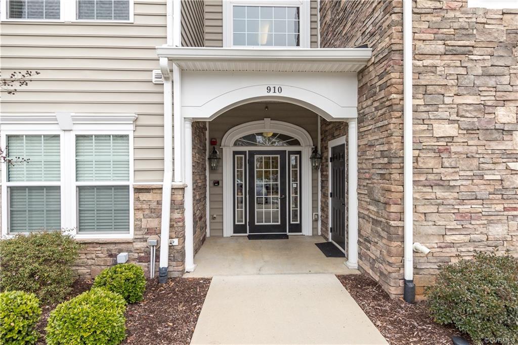 910 Westwood Village Way - Photo 1