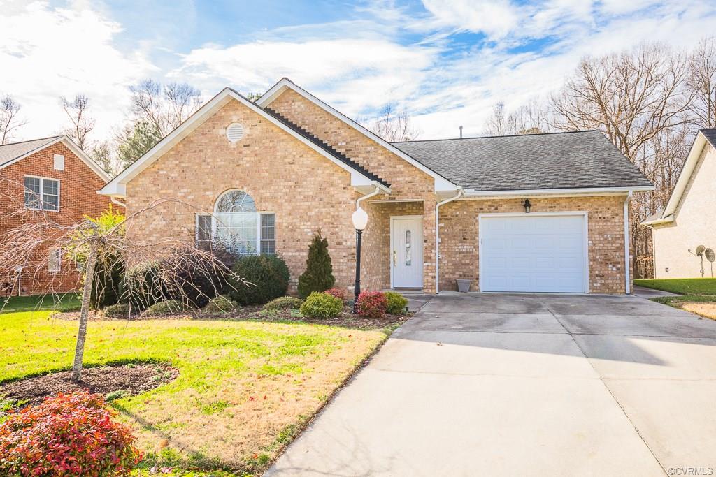 501 Cobblestone Drive - Photo 1