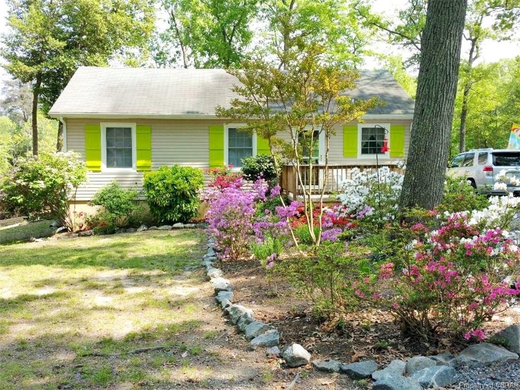 74 Laurel Lane - Photo 1