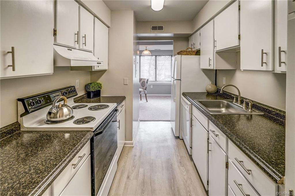 1505 Thistle Road - Photo 1