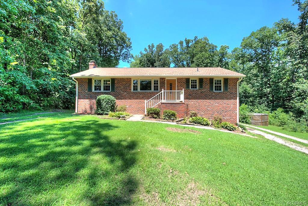 106 Woodview Drive - Photo 1