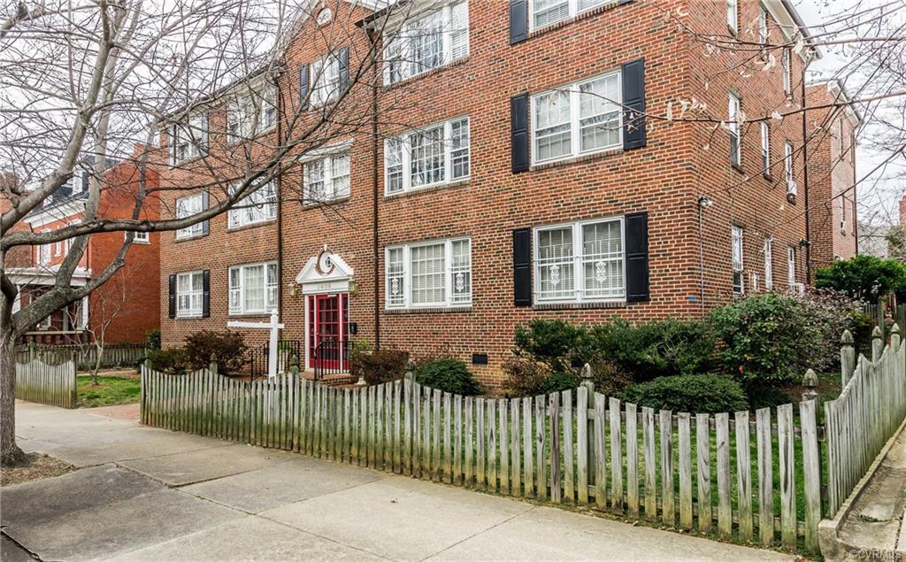 2606 Park Avenue - Photo 1