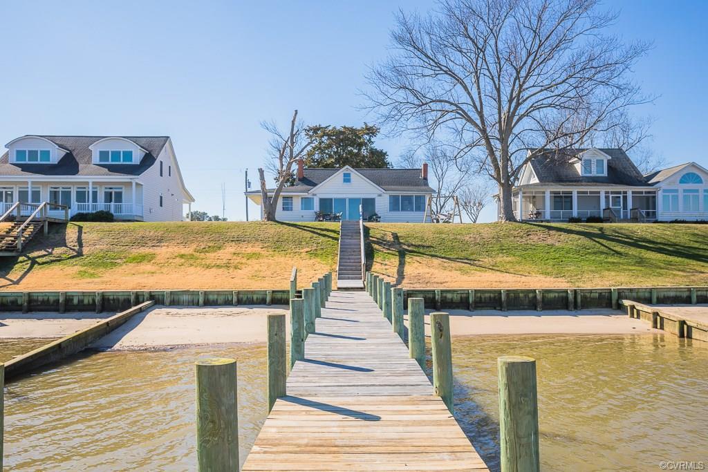 372 Cottage Row - Photo 1
