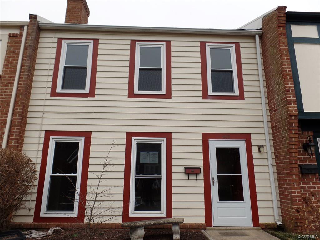 805 Roehampton Court - Photo 1