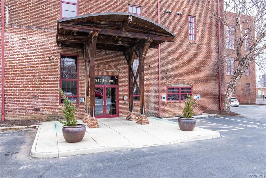 815 Porter Street - Photo 1