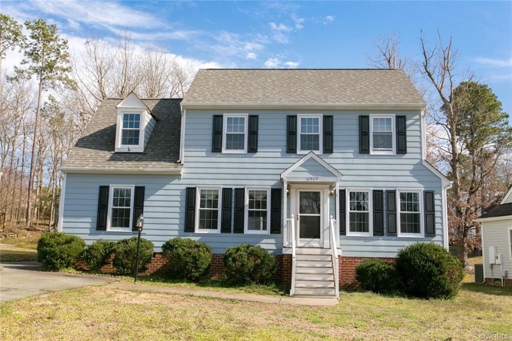 10409 Gibsons Landing Drive - Photo 1
