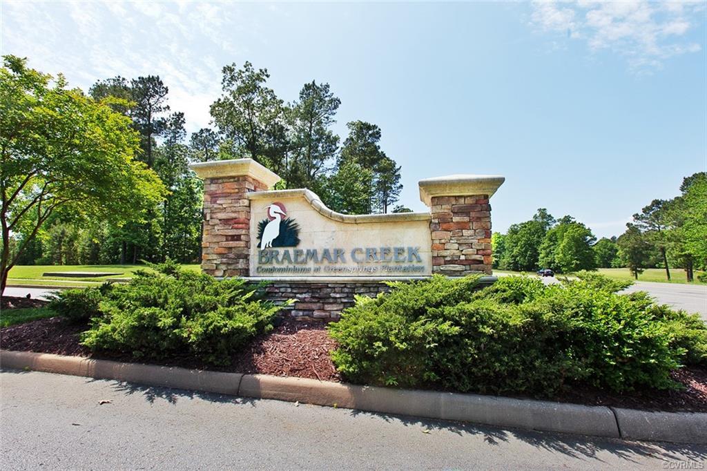1709 Duntrune Glen - Photo 1