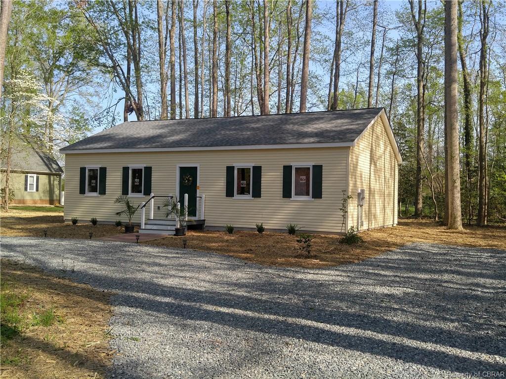 24 Pine Circle - Photo 1