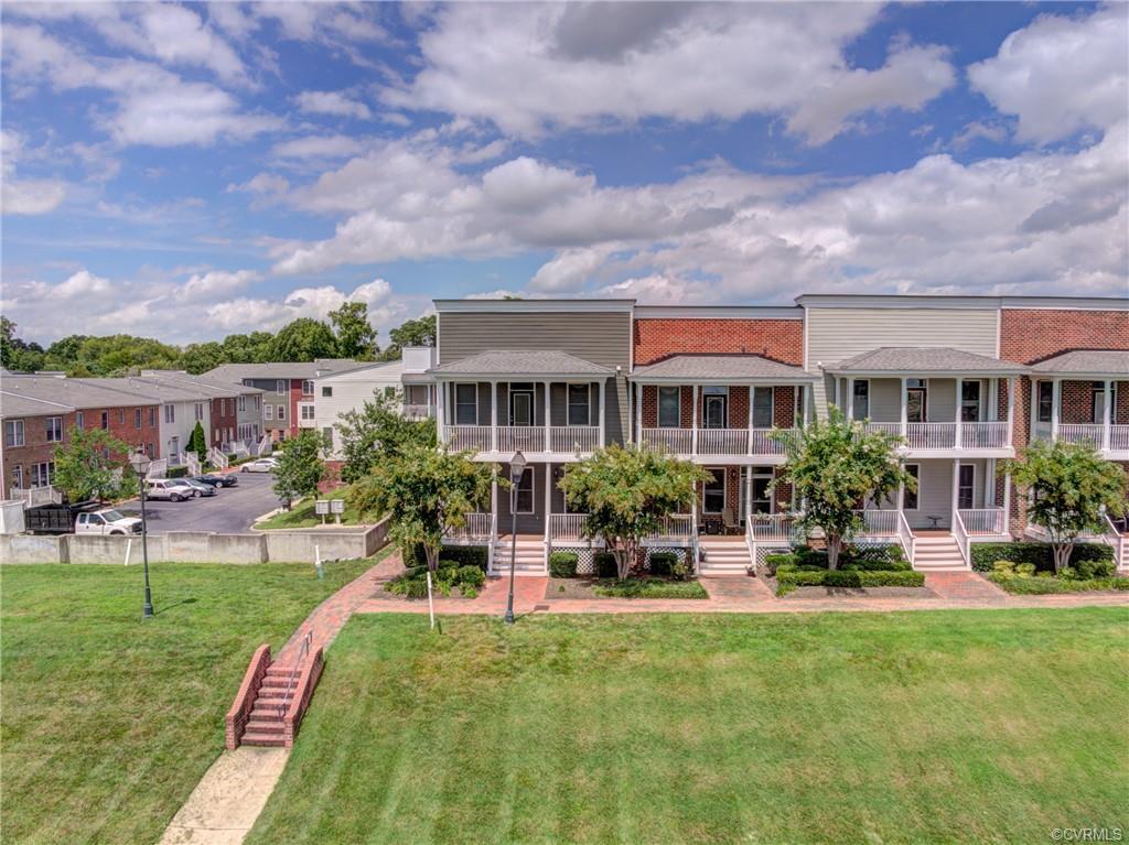 724 Pine Street - Photo 1