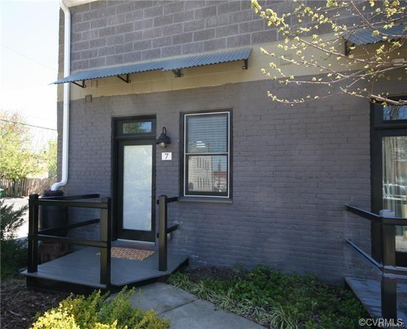 1708 Cary Street - Photo 1