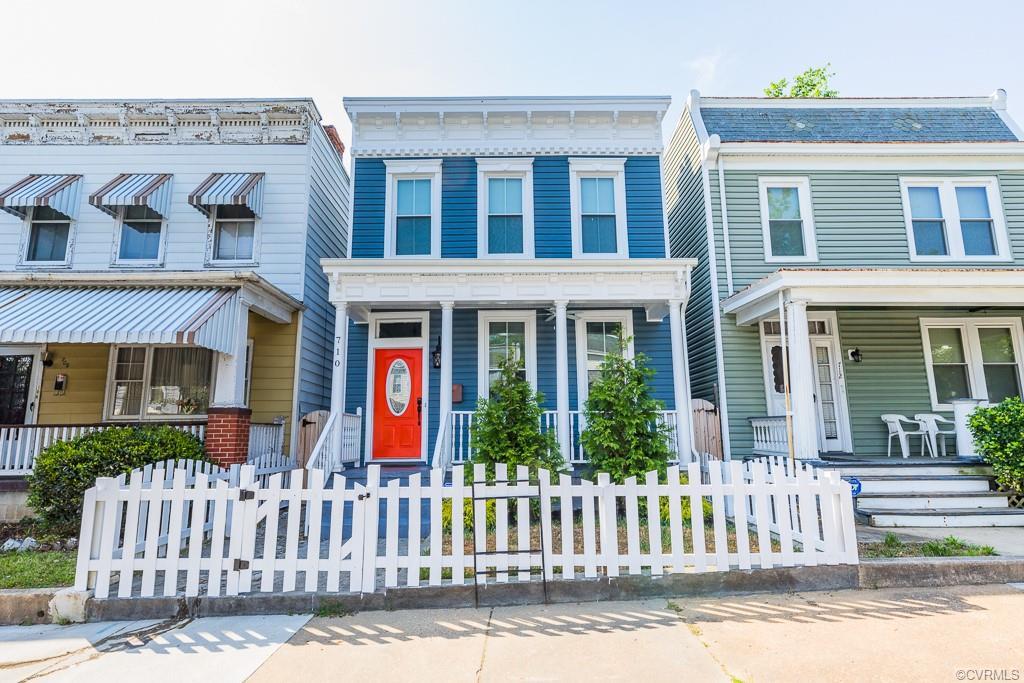 710 33rd Street - Photo 1