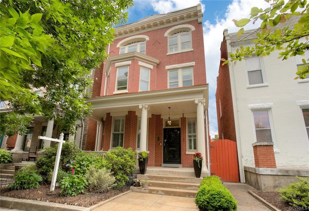 2005 Grace Street - Photo 1