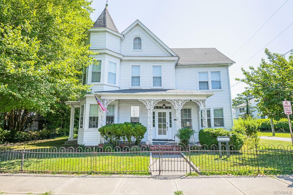 320 Water Lane - Photo 1