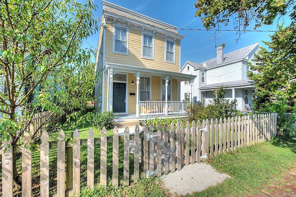 2121 Fairmount Avenue - Photo 1