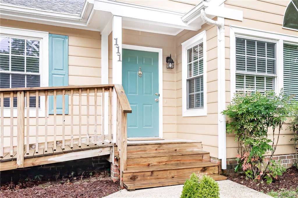 111 Sunny Drive - Photo 1