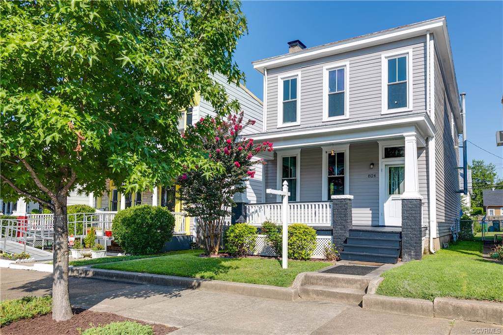 824 35th Street - Photo 1