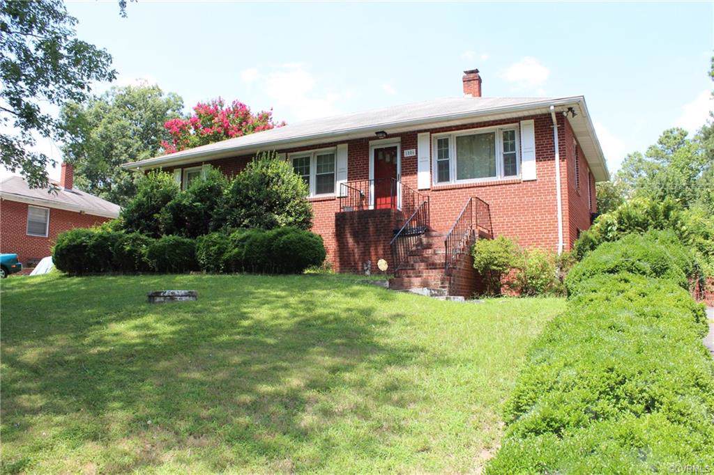 1806 Barrington Road - Photo 1