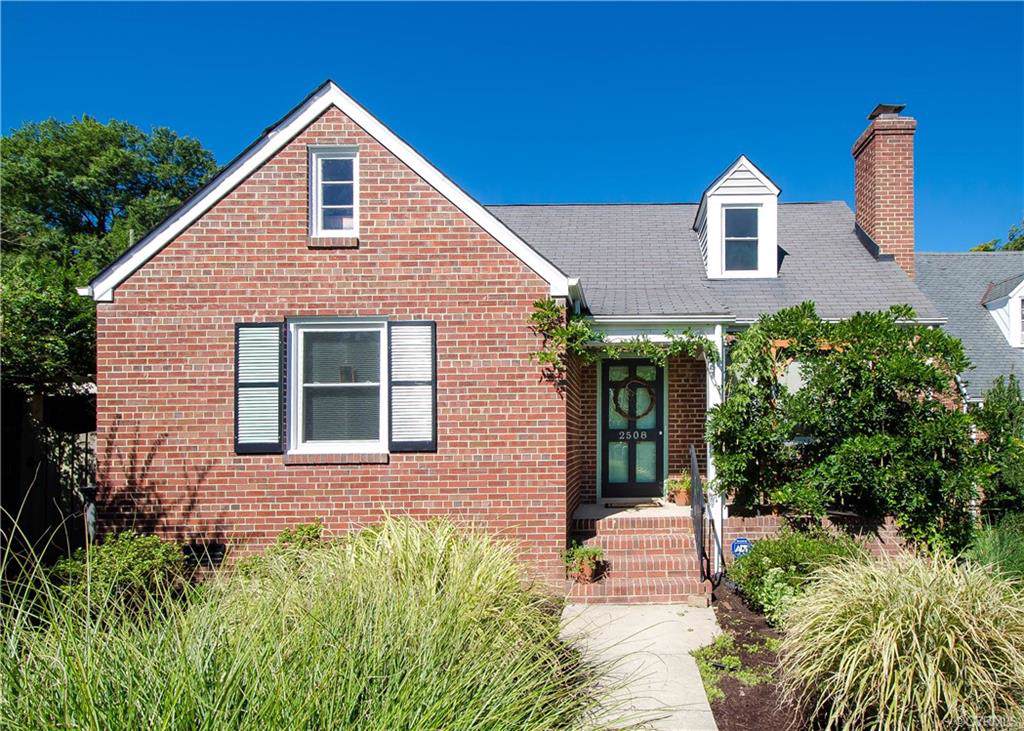 2508 Hawthorne Avenue - Photo 1