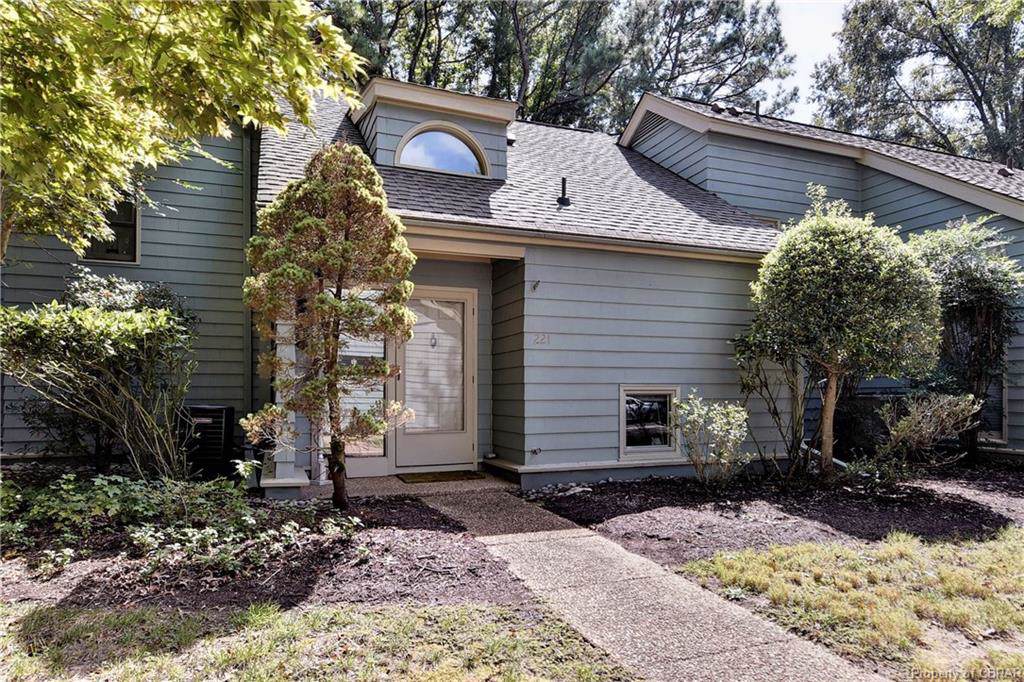 221 Archers Mead - Photo 1
