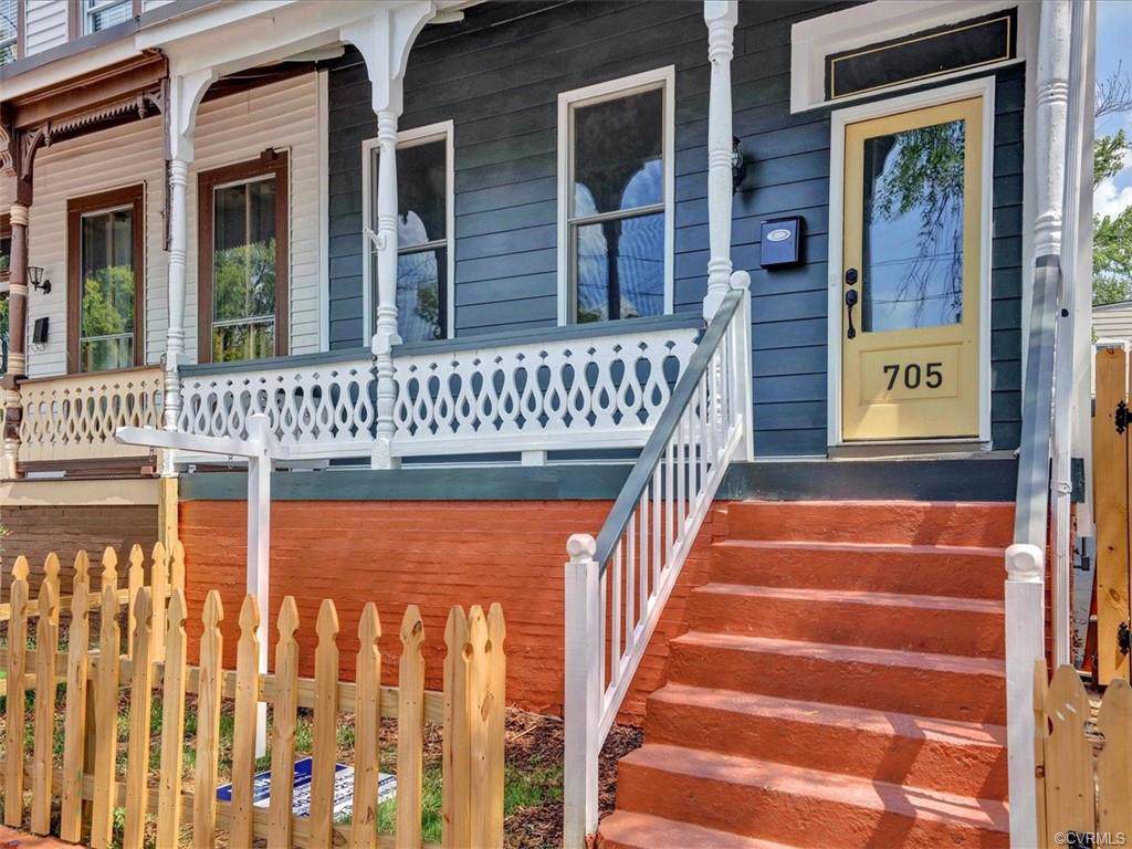 705 21st Street - Photo 1