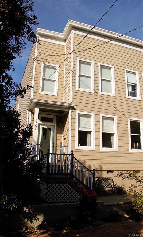 2204 M Street - Photo 1